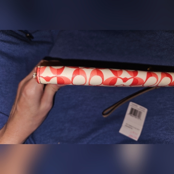 EUC Coach Peyton Dream Large Wristlet*Retails$239 - Picture 6 of 16